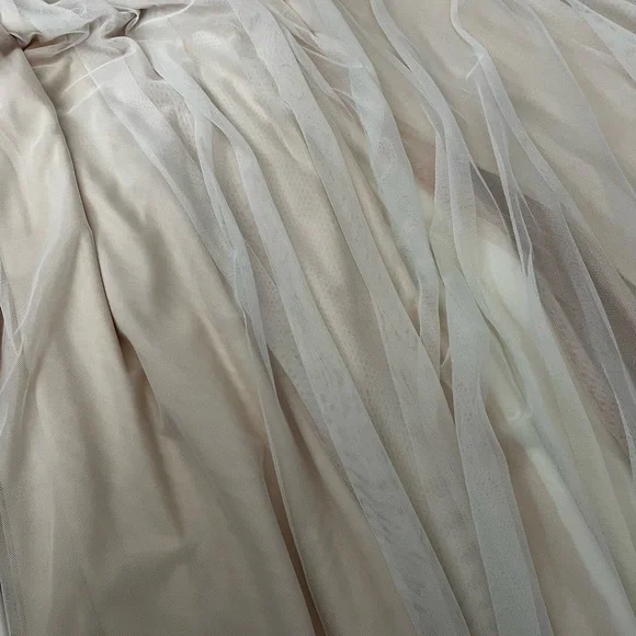 Lace - Picture 3 of 5